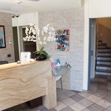 Hotell D'elsa Juan-les-Pins