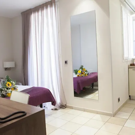 D'elsa Жюан-ле-Пен